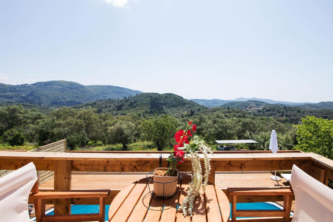 Dom wakacyjny Romantic Tree House Kato Pavliana