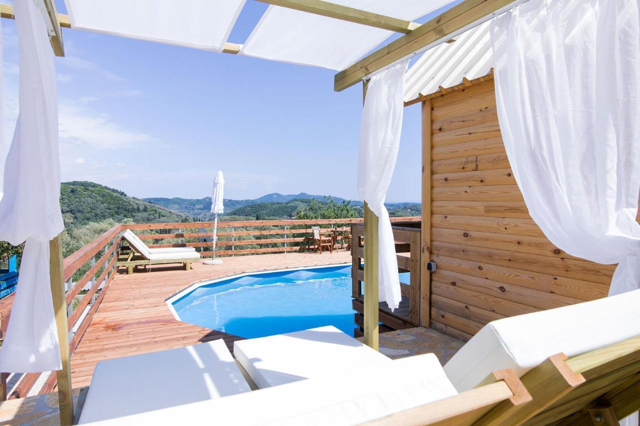 Dom wakacyjny Romantic Tree House Kato Pavliana